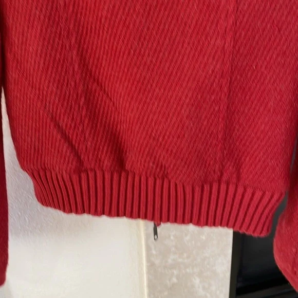 Beautiful red jacket!S Interchangeable closure (zipper or metal beautiful snaps) - Picture 9 of 14